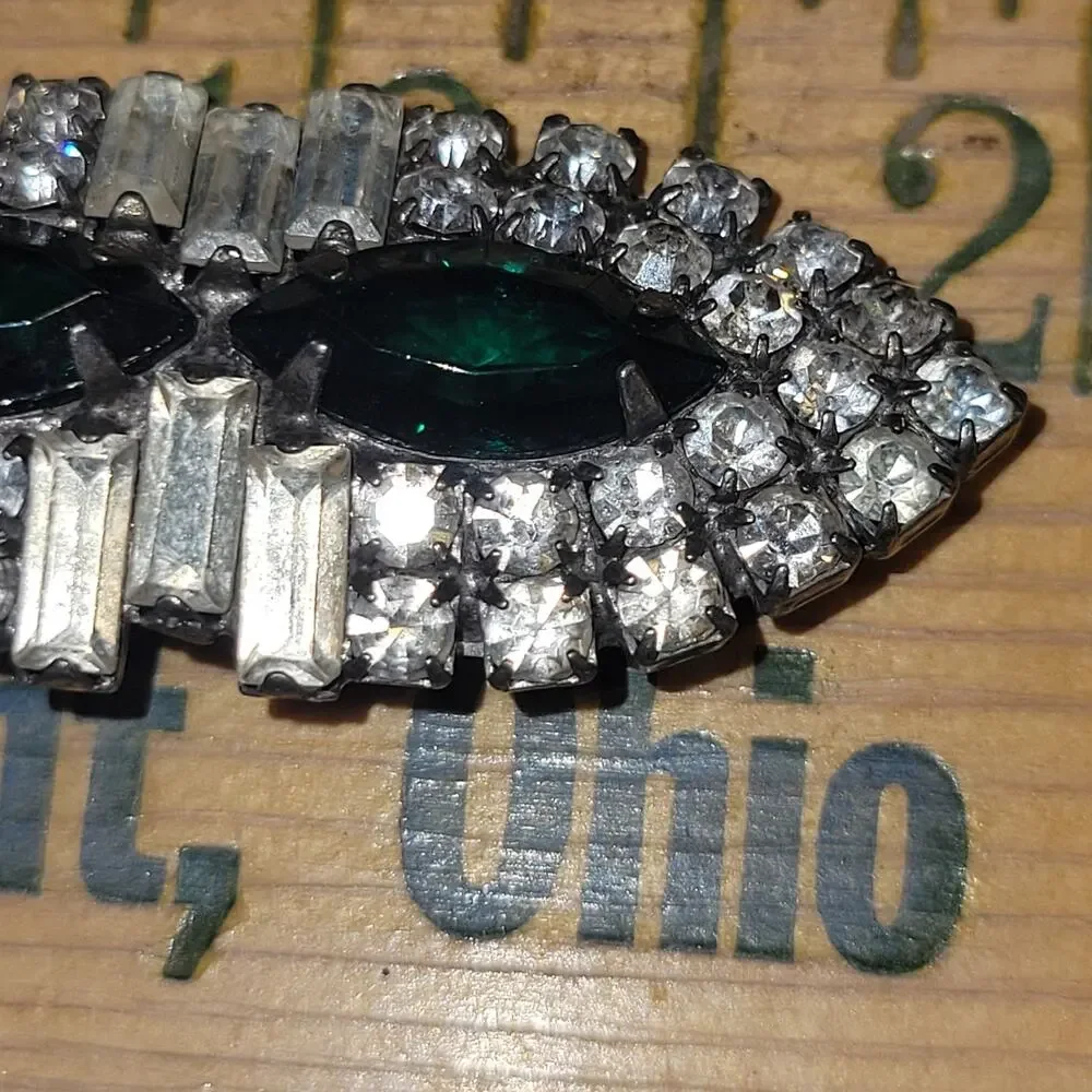 Vintage Emerald‎ Green Rhinestone Brooch Pin – Silver Tone Navette & Baguette...